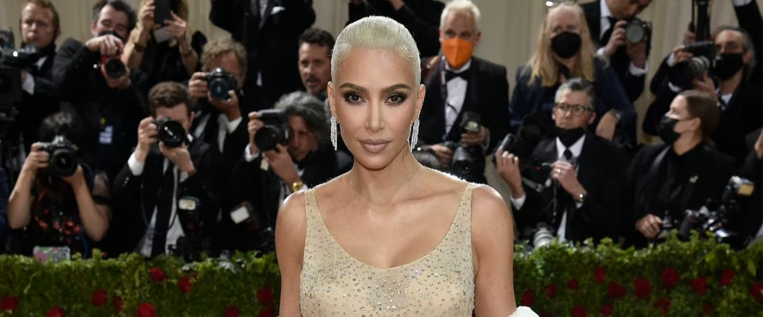L'influencer americana Kim Kardashian ha intascato 250mila dollari per una pubblicità online della criptovaluta EMAX