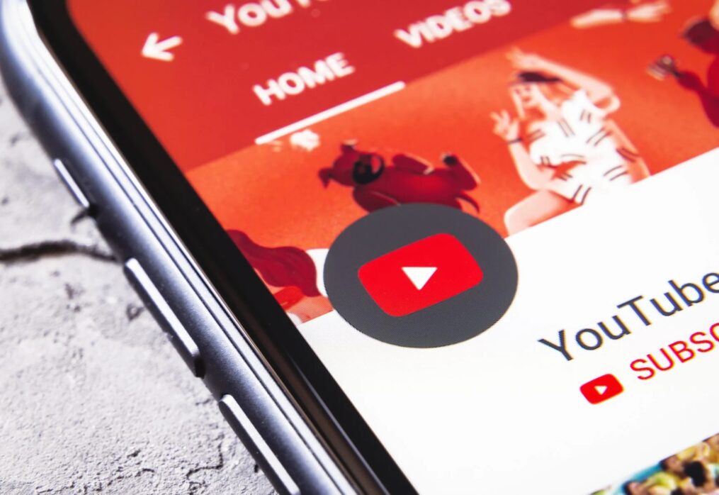 YouTube Rivoluziona la Trasparenza: Arriva l’Etichetta per i Video Autentici